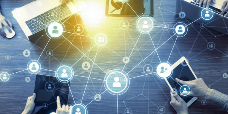 Connessione tra dispositivi diversi in diversi luoghi