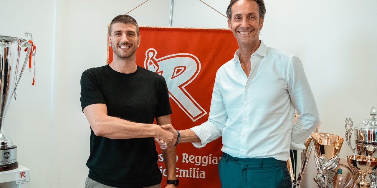 MasterVoice fa il suo ingresso nel Basket Pool In foto: Michele Faedda con il GM biancorosso Claudio Coldebella